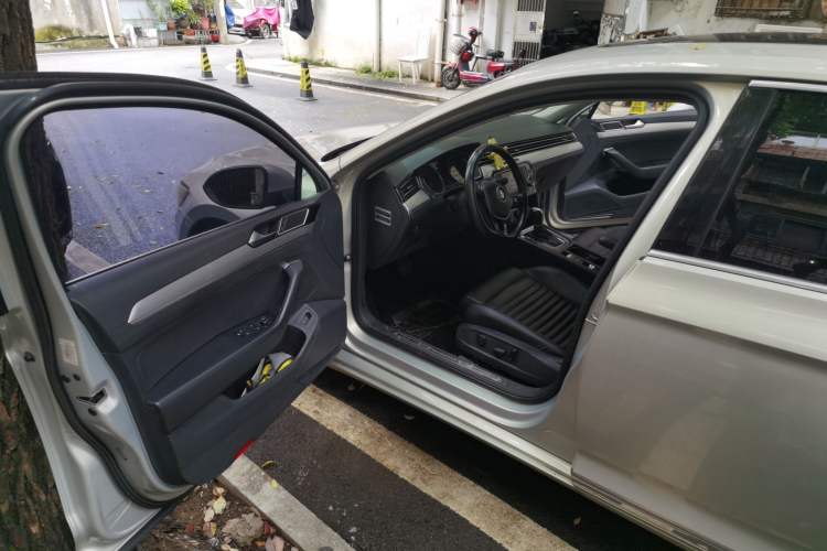 Used Volkswagen Magotan 2017 330TSI DSG Leading Model Driver Seat