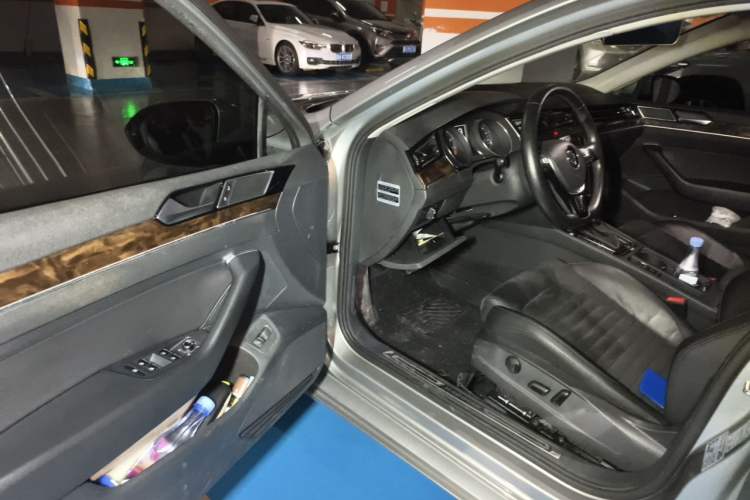 Used Volkswagen Magotan 2017 330TSI DSG Luxury Model Driver Seat