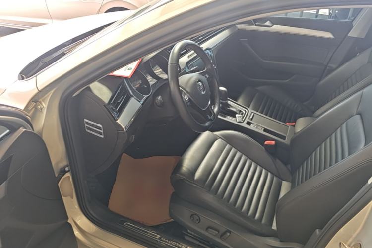 Used Volkswagen Magotan 2017 330TSI DSG Leading Model Driver Seat