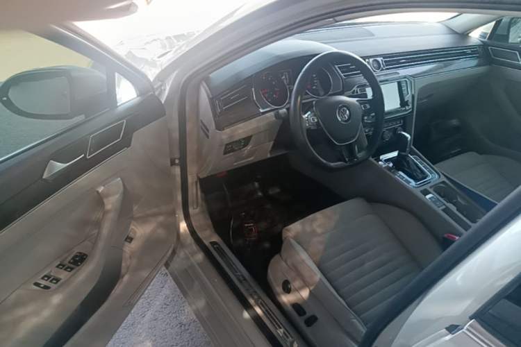 Used Volkswagen Magotan 2017 330TSI DSG Luxury Model Driver Seat