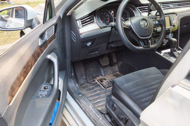 Used Volkswagen Magotan 2017 330TSI DSG Luxury Model Driver Seat