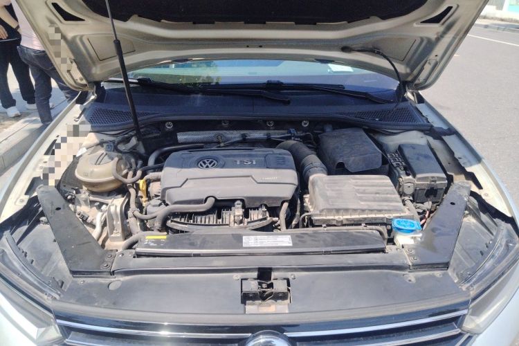 Used Volkswagen Magotan 2017 330TSI DSG Leading Model Engine Bay