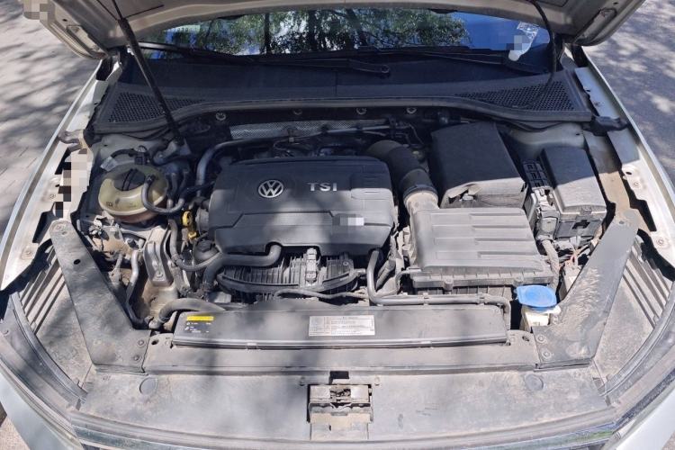 Used Volkswagen Magotan 2017 330TSI DSG Luxury Model Engine Bay