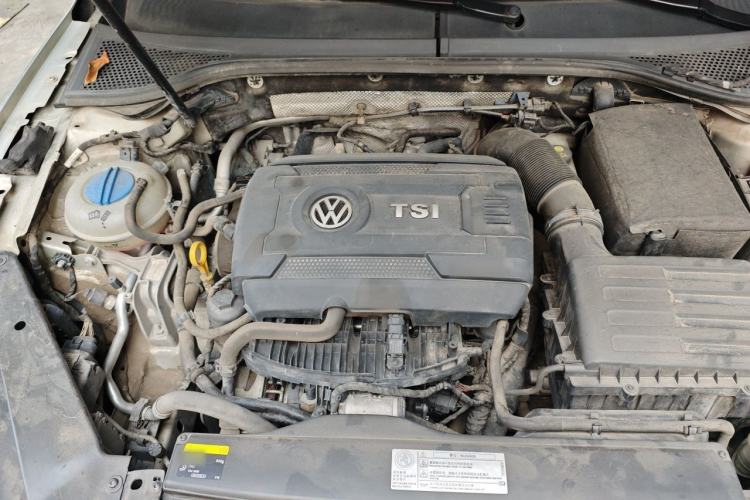 Used Volkswagen Magotan 2017 330TSI DSG Luxury Model Engine Bay