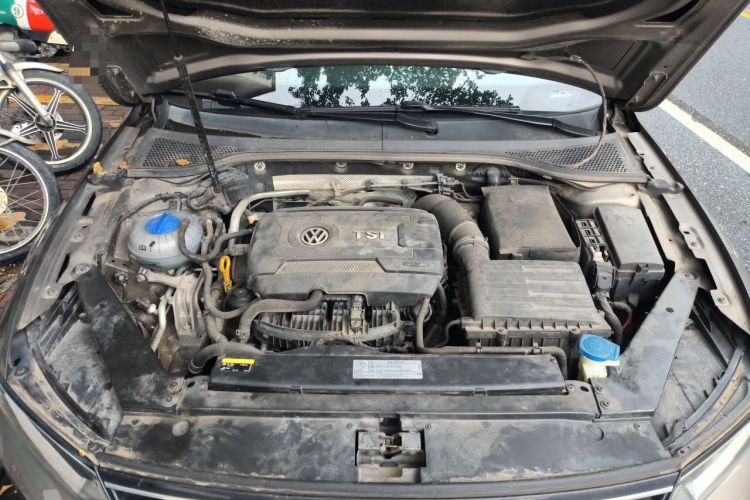 Used Volkswagen Magotan 2017 330TSI DSG Leading Model Engine Bay