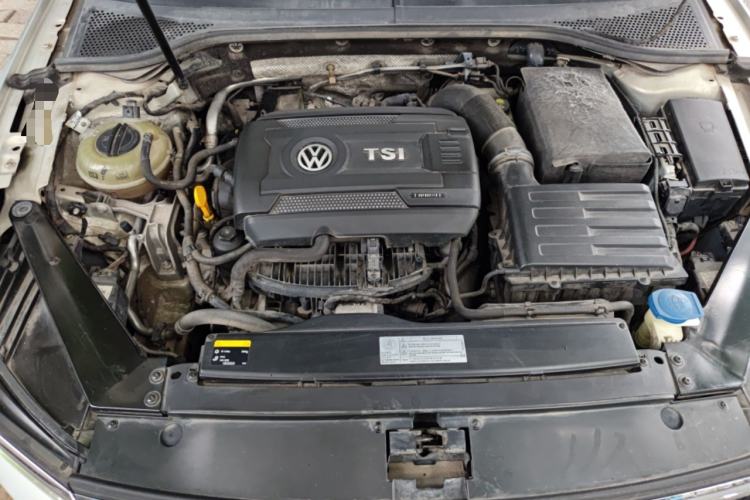 Used Volkswagen Magotan 2017 330TSI DSG Luxury Model Engine Bay