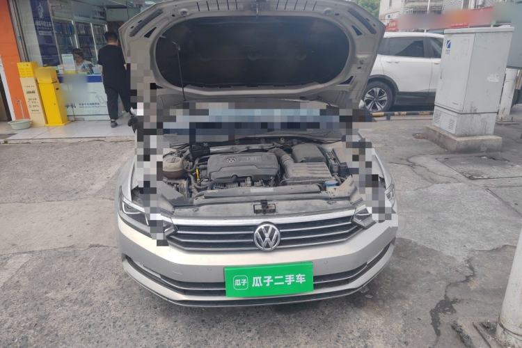 Used Volkswagen Magotan 2017 330TSI DSG Luxury Model Engine Bay