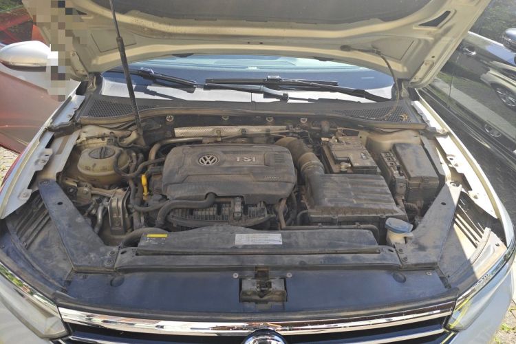 Used Volkswagen Magotan 2017 330TSI DSG Luxury Model Engine Bay