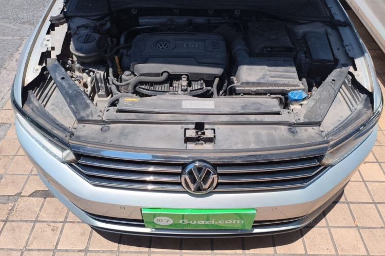 Used Volkswagen Magotan 2017 330TSI DSG Luxury Model Engine Bay