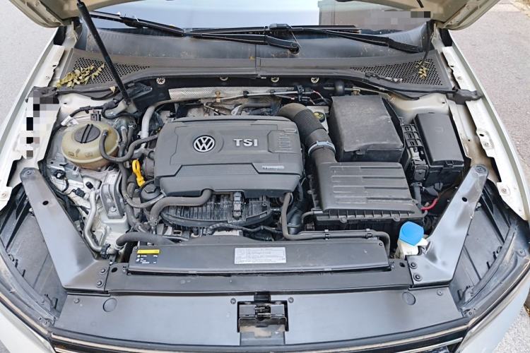 Used Volkswagen Magotan 2017 330TSI DSG Leading Model Engine Bay