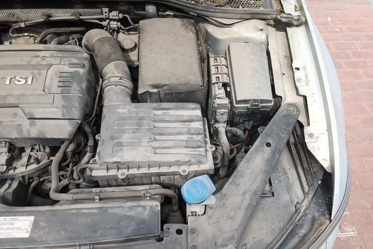 Used Volkswagen Magotan 2017 380TSI DSG Prestige Edition Engine Bay Left