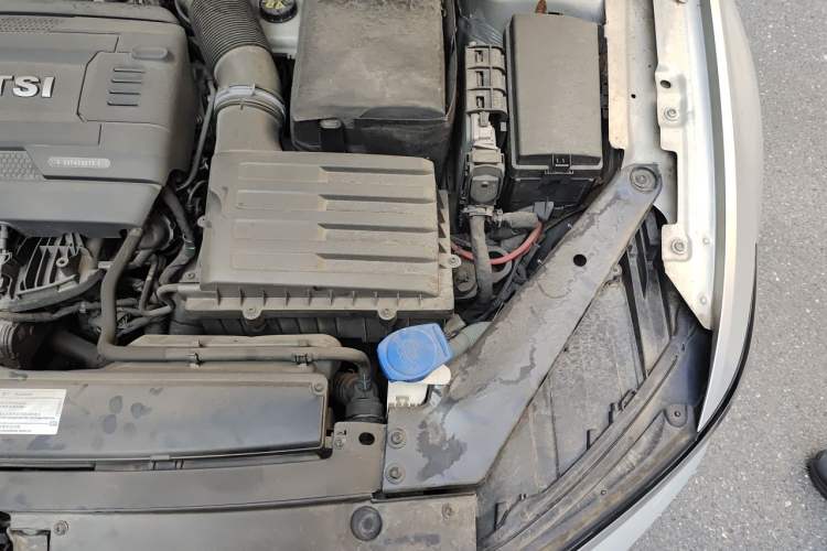 Used Volkswagen Magotan 2017 330TSI DSG Leading Model Engine Bay Left