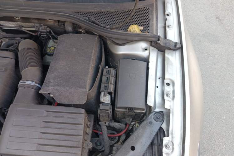 Used Volkswagen Magotan 2017 330TSI DSG Luxury Model Engine Bay Left