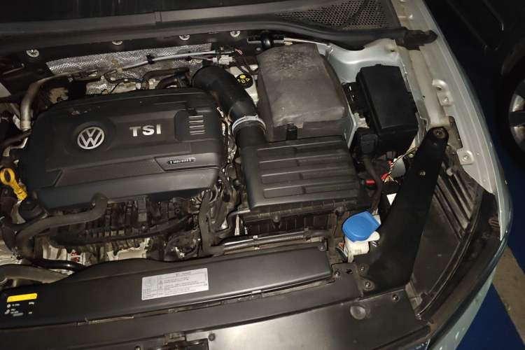 Used Volkswagen Magotan 2017 380TSI DSG Luxury Model Engine Bay Left