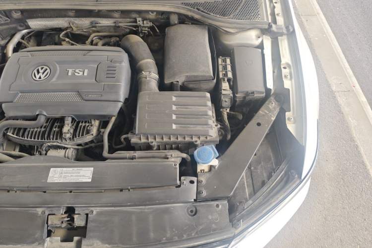 Used Volkswagen Magotan 2017 330TSI DSG Leading Model Engine Bay Left