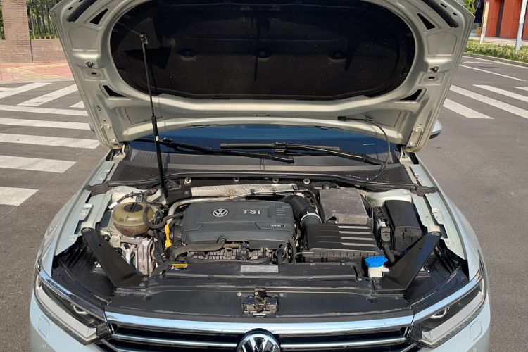 Used Volkswagen Magotan 2017 380TSI DSG Prestige Edition Engine Bay