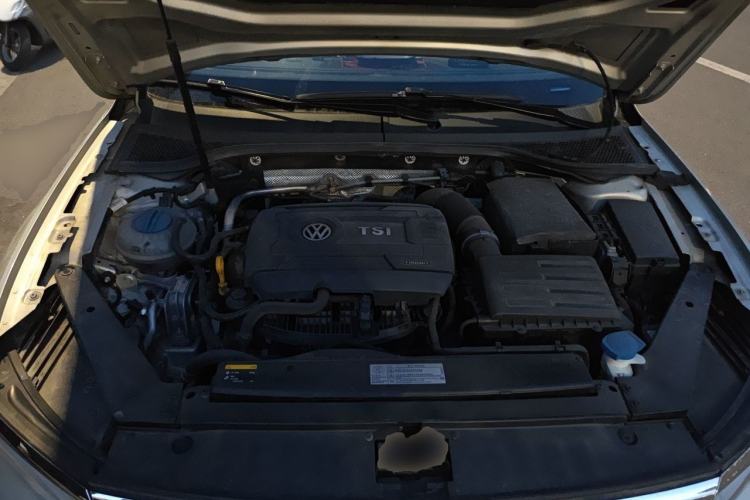 Used Volkswagen Magotan 2017 330TSI DSG Luxury Model Engine Bay