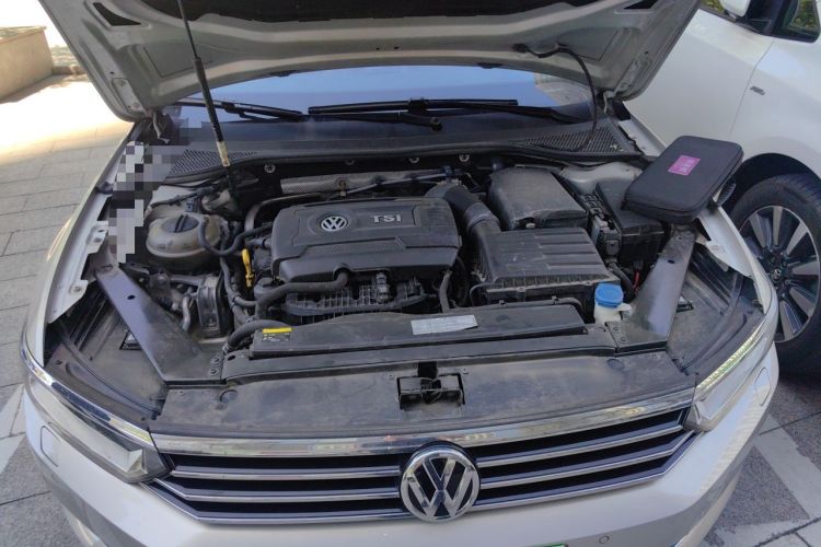 Used Volkswagen Magotan 2017 380TSI DSG Prestige Edition Engine Bay