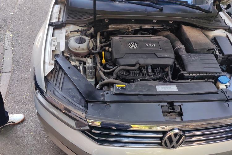 Used Volkswagen Magotan 2017 330TSI DSG Luxury Model Engine Bay Right