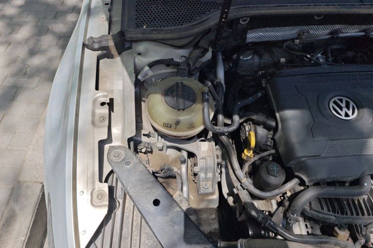 Used Volkswagen Magotan 2017 330TSI DSG Luxury Model Engine Bay Right