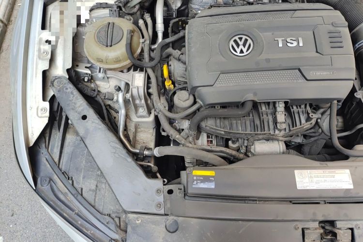 Used Volkswagen Magotan 2017 330TSI DSG Leading Model Engine Bay Right