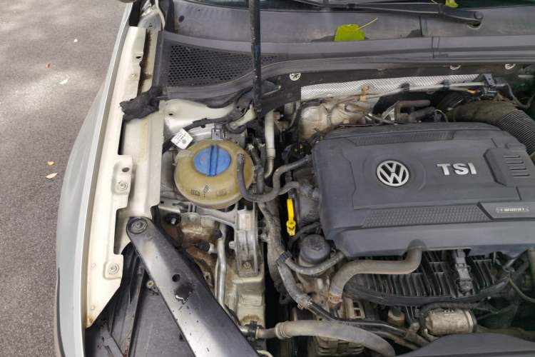 Used Volkswagen Magotan 2017 330TSI DSG Leading Model Engine Bay Right