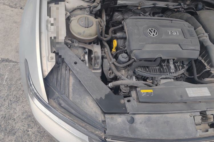 Used Volkswagen Magotan 2017 330TSI DSG Luxury Model Engine Bay Right