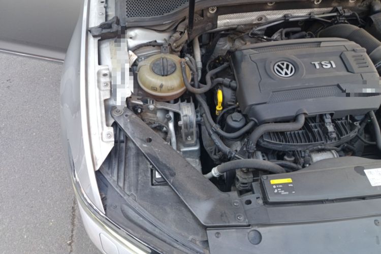 Used Volkswagen Magotan 2017 330TSI DSG Luxury Model Engine Bay Right