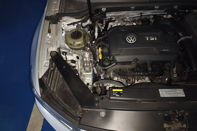 Used Volkswagen Magotan 2017 380TSI DSG Luxury Model Engine Bay Right