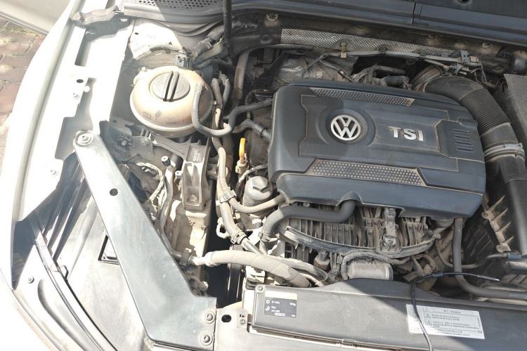 Used Volkswagen Magotan 2017 330TSI DSG Luxury Model Engine Bay Right