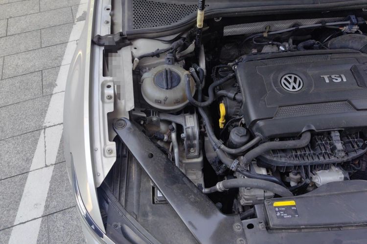 Used Volkswagen Magotan 2017 380TSI DSG Prestige Edition Engine Bay Right