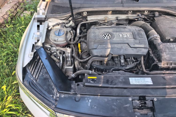 Used Volkswagen Magotan 2017 330TSI DSG Luxury Model Engine Bay Right