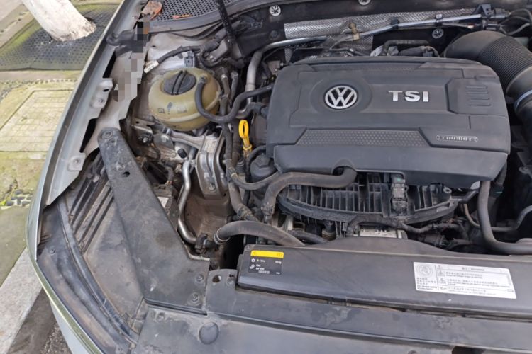 Used Volkswagen Magotan 2017 330TSI DSG Luxury Model Engine Bay Right