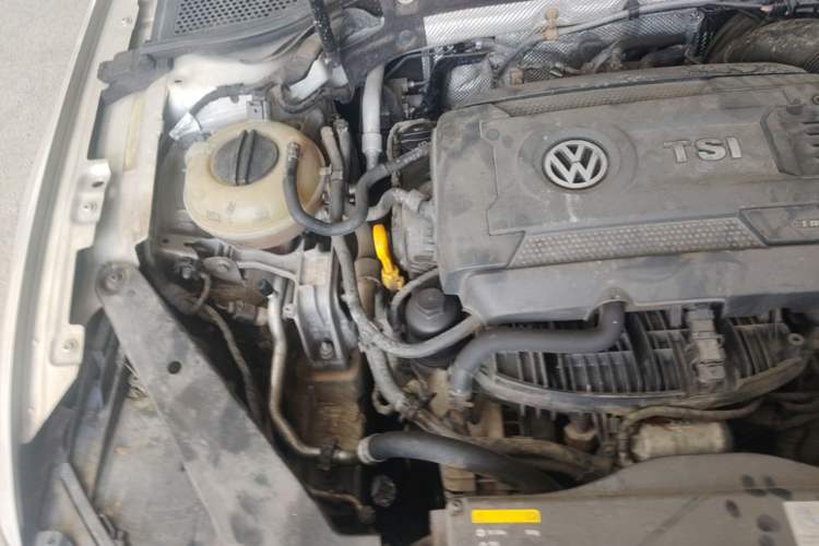 Used Volkswagen Magotan 2017 330TSI DSG Leading Model Engine Bay Right