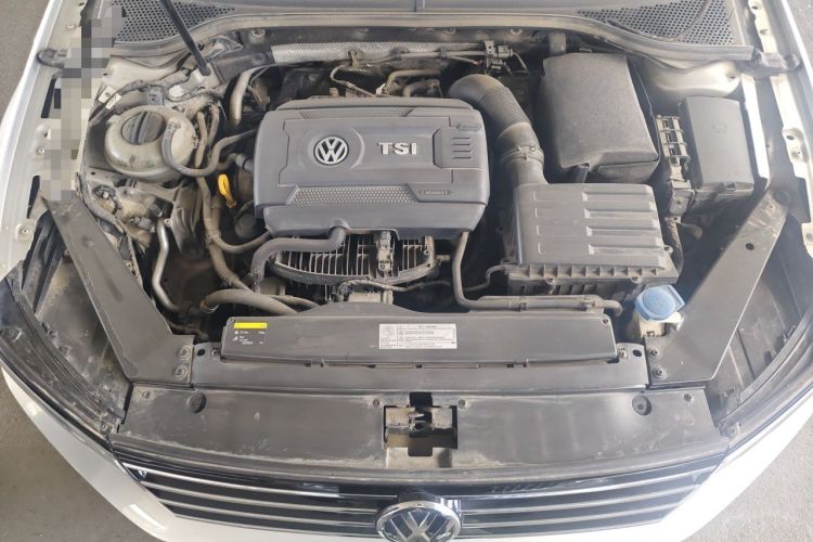 Used Volkswagen Magotan 2017 330TSI DSG Leading Model Engine Bay