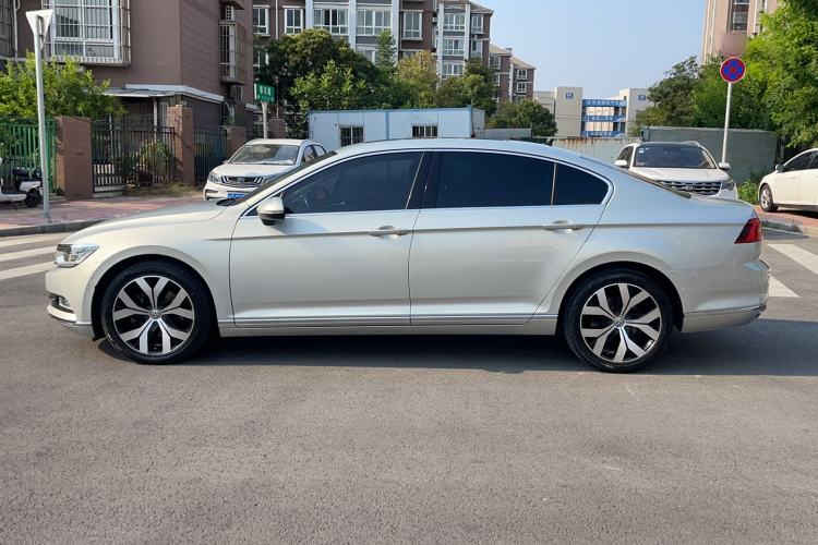 Used Volkswagen Magotan 2017 380TSI DSG Prestige Edition Exterior 1