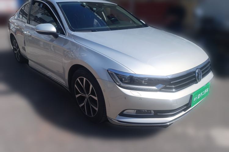 Used Volkswagen Magotan 2017 330TSI DSG Luxury Model Exterior 2