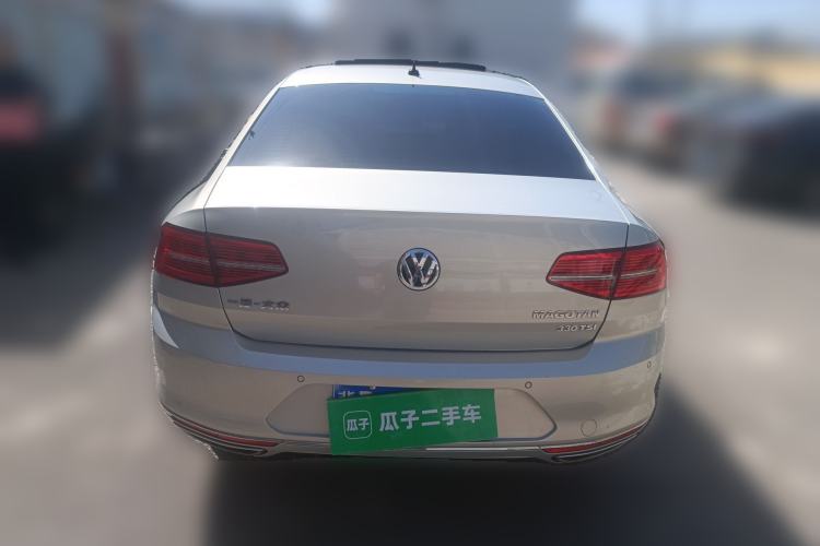 Used Volkswagen Magotan 2017 330TSI DSG Luxury Model Exterior 4