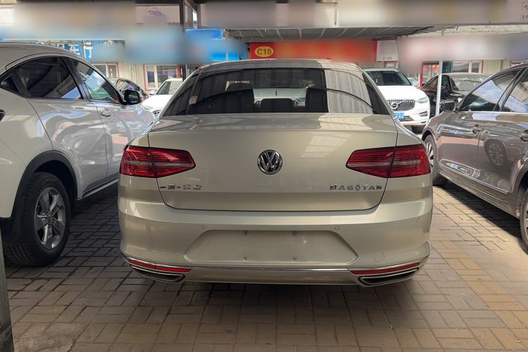 Used Volkswagen Magotan 2017 330TSI DSG Luxury Model Exterior 4