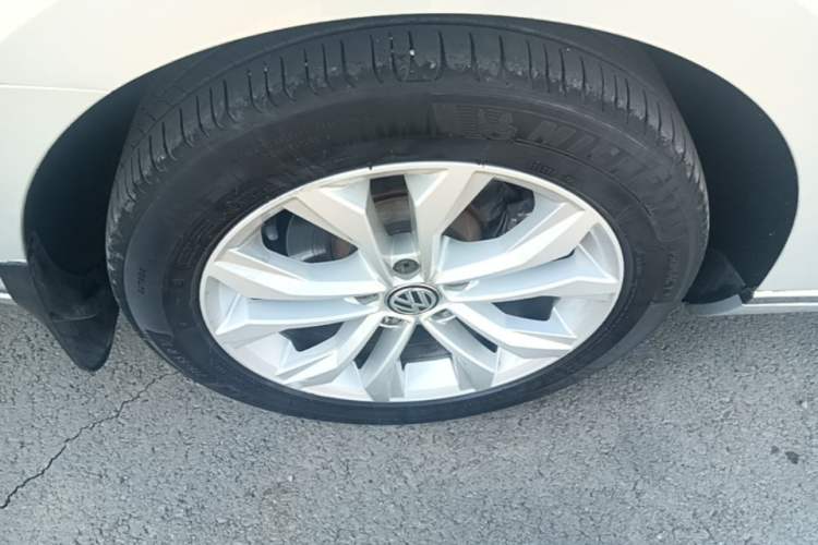 Used Volkswagen Magotan 2017 330TSI DSG Luxury Model Exterior 5