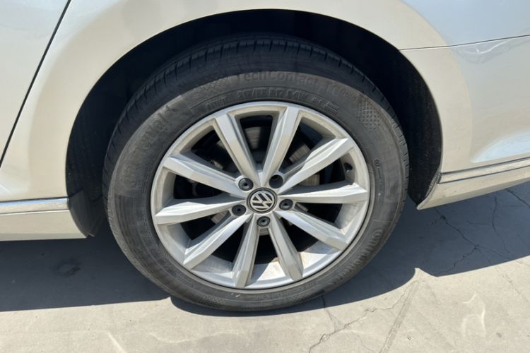 Used Volkswagen Magotan 2017 330TSI DSG Leading Model Exterior 6