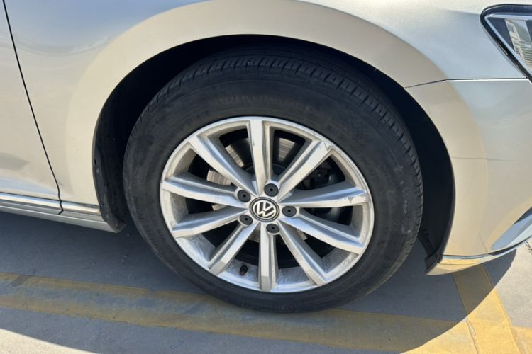 Used Volkswagen Magotan 2017 330TSI DSG Leading Model Exterior 8