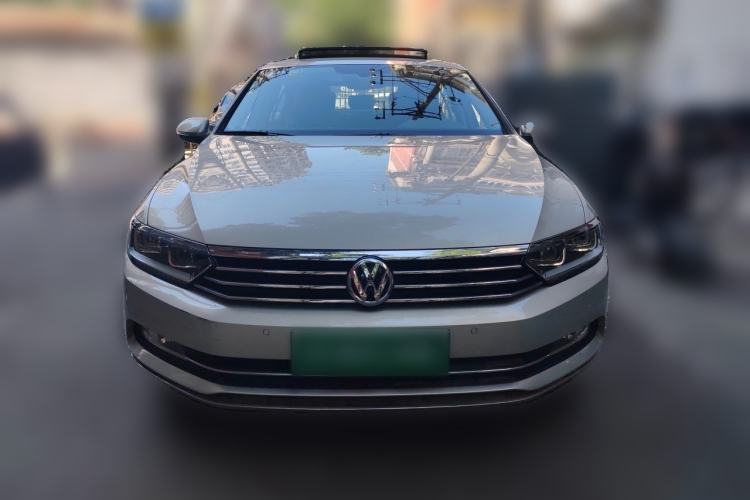 Used Volkswagen Magotan 2017 330TSI DSG Luxury Model Front