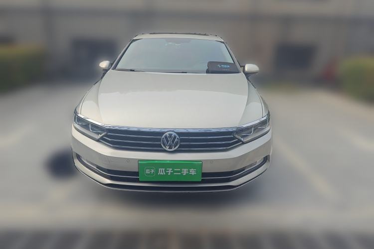 Used Volkswagen Magotan 2017 330TSI DSG Luxury Model Front