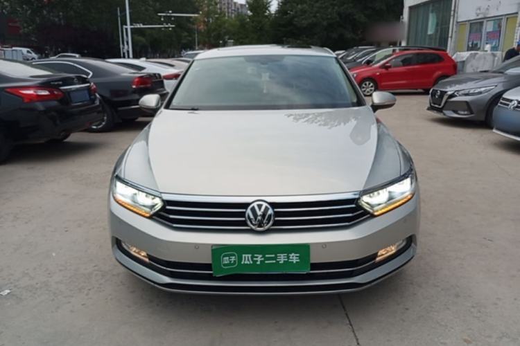 Used Volkswagen Magotan 2017 330TSI DSG Luxury Model Front