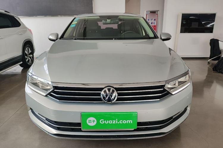 Used Volkswagen Magotan 2017 330TSI DSG Luxury Model Front
