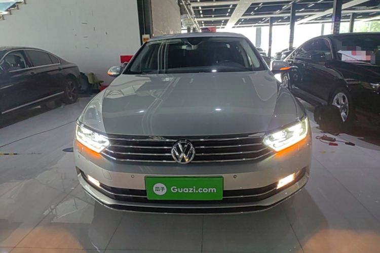 Used Volkswagen Magotan 2017 330TSI DSG Luxury Model Front