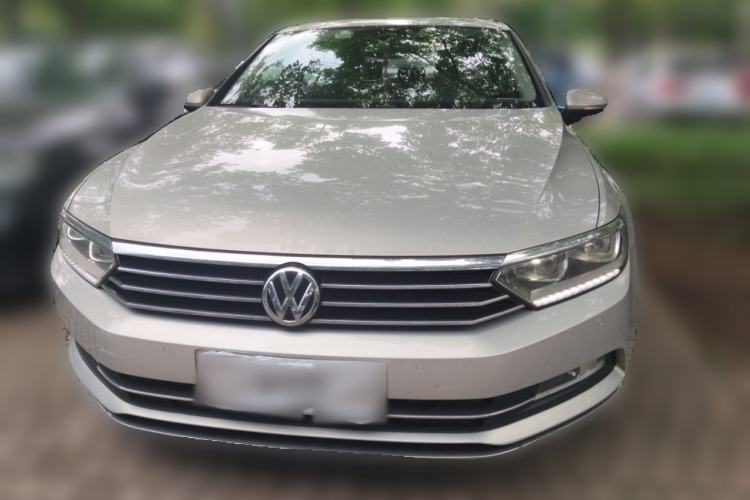 Used Volkswagen Magotan 2017 330TSI DSG Luxury Model Front