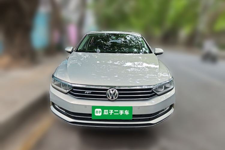 Used Volkswagen Magotan 2017 330TSI DSG Luxury Model Front