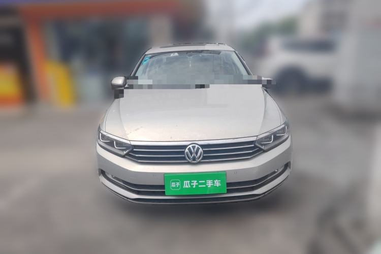 Used Volkswagen Magotan 2017 330TSI DSG Luxury Model Front